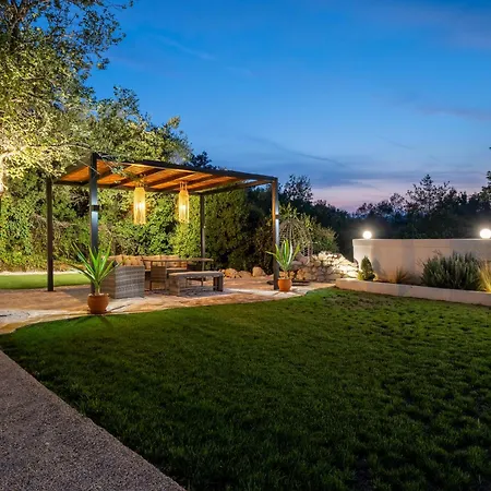 Villa The Well House By Iwawi