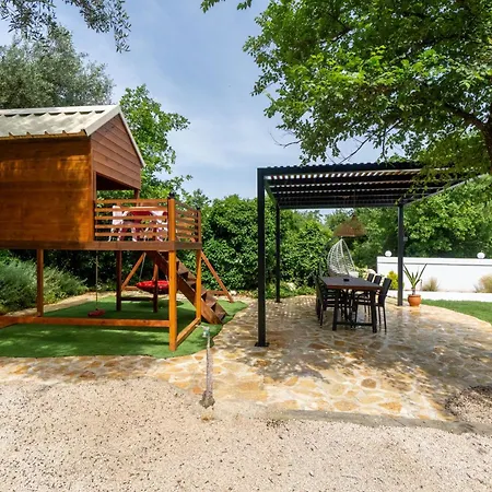 Villa The Well House By Iwawi Faiakes